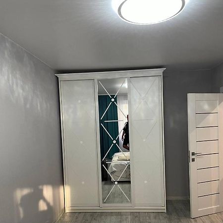 Стильная Квартира На Позняках Газ И Низкий Этаж Kiev Luaran gambar