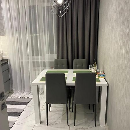 Стильная Квартира На Позняках Газ И Низкий Этаж Kiev Luaran gambar